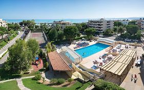 Résidence Pierre&Vacances Heliotel Marine Saint-Laurent-du-Var Exterior photo